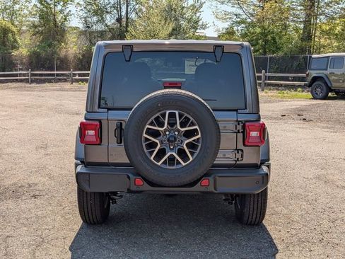 New 2026 Jeep Wrangler Unlimited Sahara AWD/4WD image 4