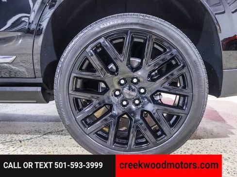 Used 2025 GMC Yukon Denali Ultimate AWD/4WD image 38