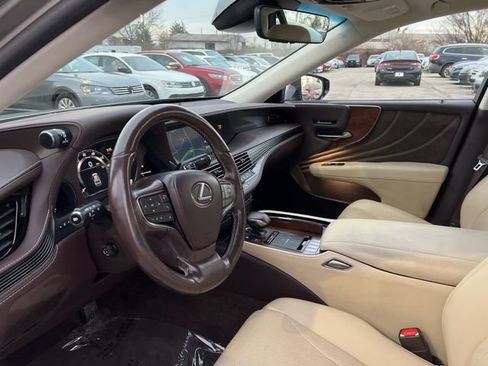 Used 2018 Lexus LS 500 AWD w/ Accessory Package (Z1) image 9