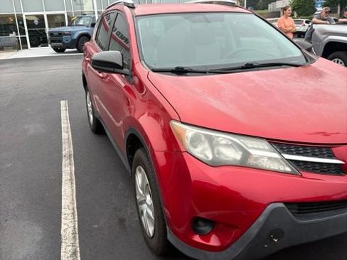 Used 2013 Toyota RAV4 LE FWD image 2