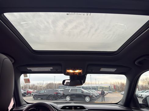 Used 2022 Chevrolet TrailBlazer RS w/ Sun and Liftgate Package image 30