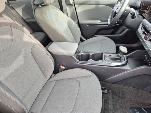 New 2025 Kia K4 LXS image 15