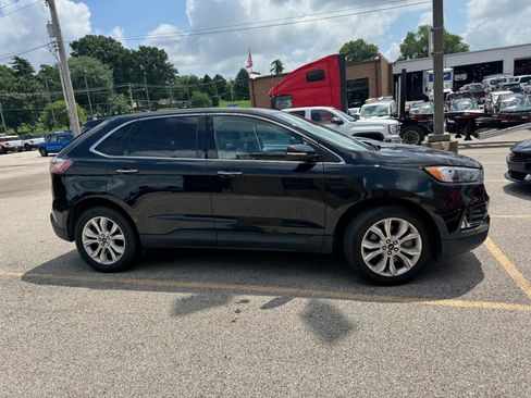 Used 2024 Ford Edge Titanium AWD/4WD image 2