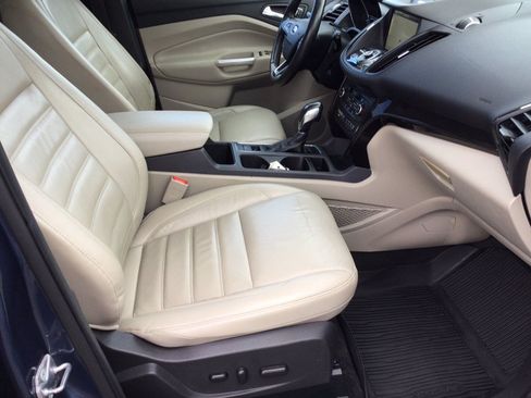 Used 2018 Ford Escape Titanium w/ Ford Safe & Smart Package AWD/4WD image 23