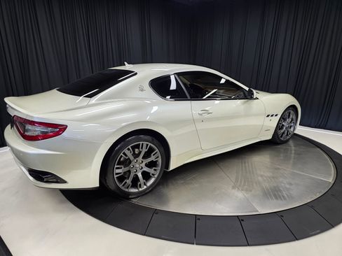 Used 2013 Maserati GranTurismo Sport image 11