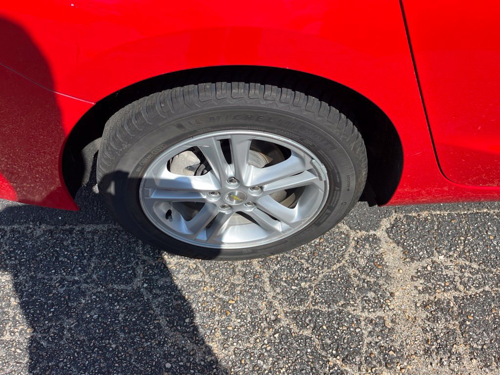 Used 2016 Chevrolet Cruze LT FWD image 11