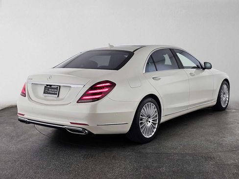 Used 2018 Mercedes-Benz S 560 Sedan image 3