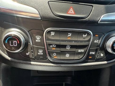 Used 2020 Chevrolet Equinox LT FWD image 9