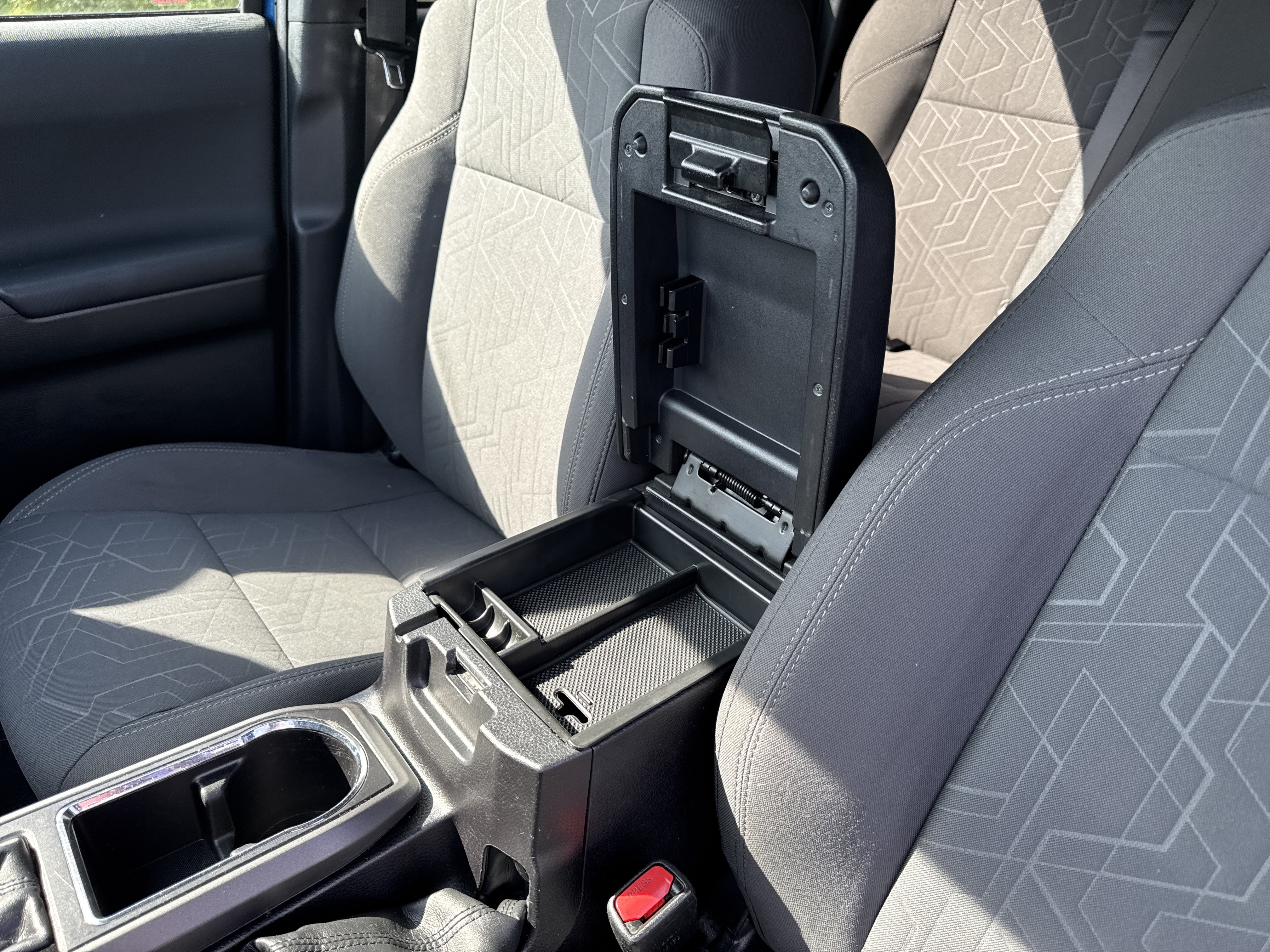 Used 2016 Toyota Tacoma TRD Off-Road w/ Towing Package AWD/4WD image 14