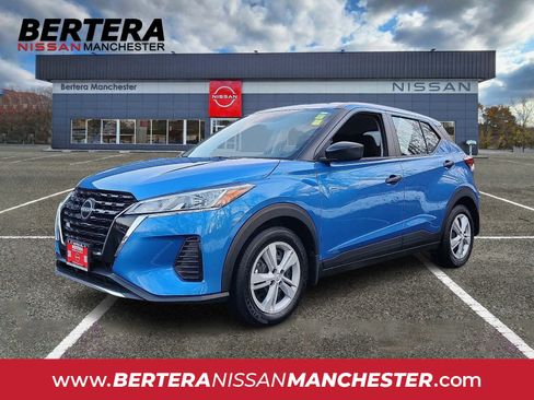 Certified 2025 Nissan Kicks Play S image 1