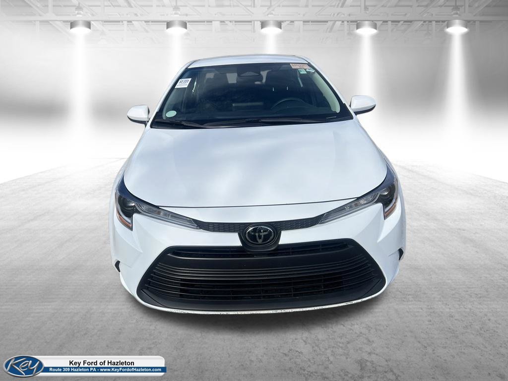Used 2025 Toyota Corolla LE FWD image 2