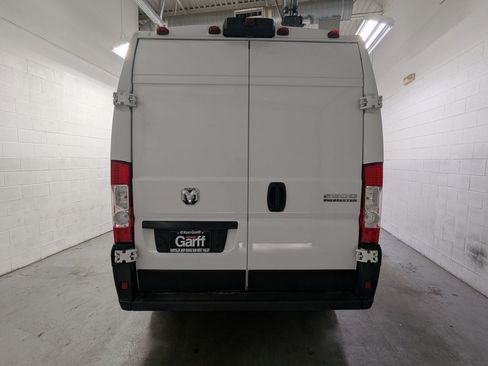 Used 2025 RAM ProMaster 2500 w/ Convenience Group FWD image 8