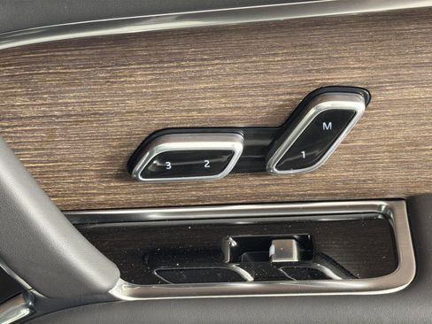 New 2025 Land Rover Range Rover SE image 33