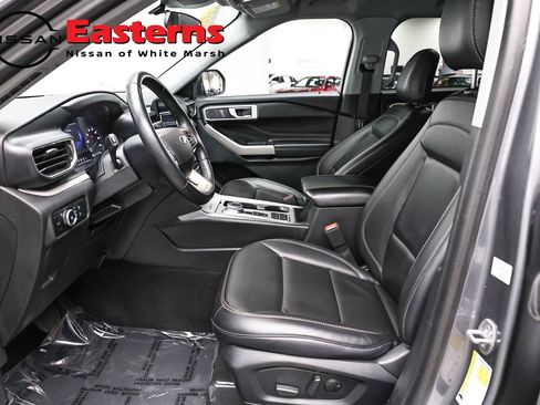Used 2023 Ford Explorer XLT w/ Equipment Group 202A RWD image 14