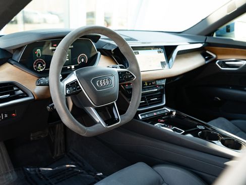 Certified 2023 Audi e-tron GT Premium Plus image 14