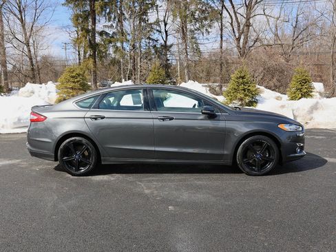 Used 2016 Ford Fusion SE image 8