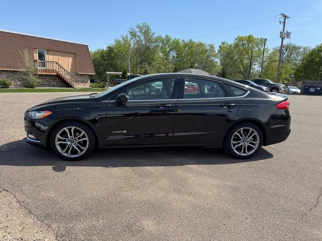 Used 2017 Ford Fusion SE w/ Equipment Group 601A FWD image 12