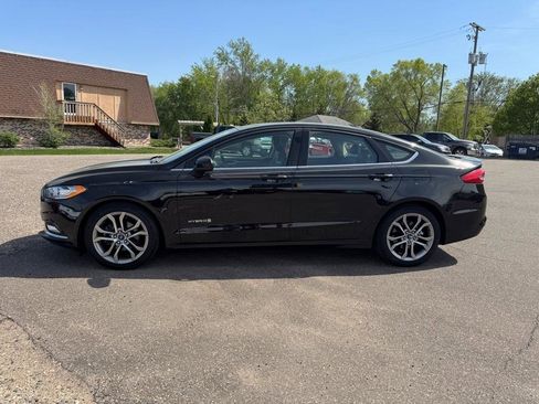 Used 2017 Ford Fusion SE w/ Equipment Group 601A FWD image 12