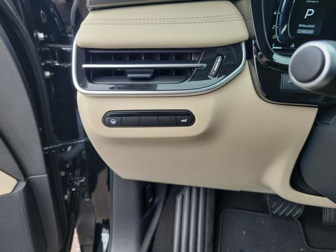 New 2025 INFINITI QX60 Luxe image 32