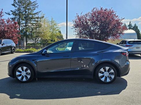 Used 2024 Tesla Model Y Long Range RWD image 5