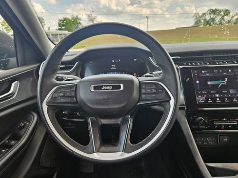 Used 2023 Jeep Grand Cherokee L Laredo AWD/4WD image 14