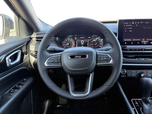 New 2026 Jeep Compass Latitude image 21