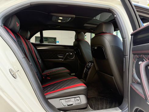 Used 2018 Bentley Flying Spur S W12 AWD/4WD image 38