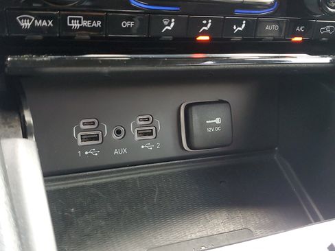 Used 2024 Jeep Grand Cherokee Altitude RWD image 30