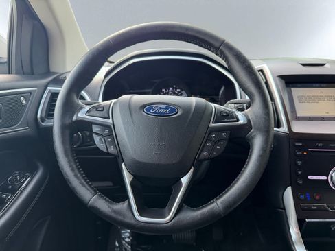 Used 2019 Ford Edge Titanium w/ Equipment Group 301A AWD/4WD image 17