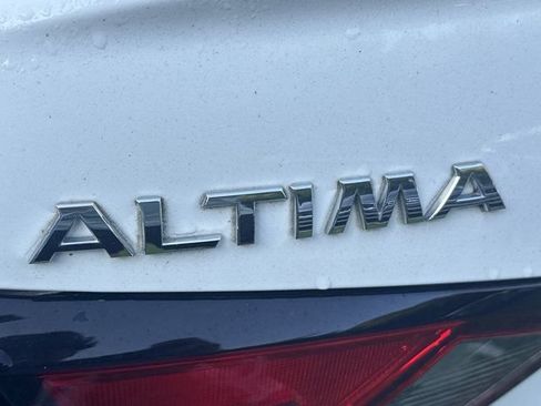 Used 2020 Nissan Altima 2.5 S FWD image 10