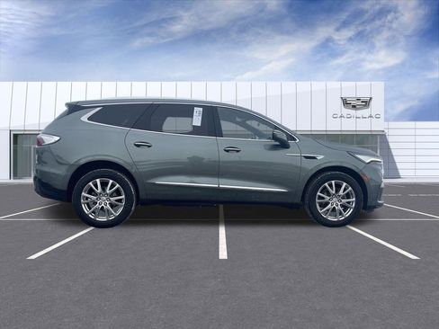 Used 2023 Buick Enclave Essence w/ Experience Buick Package image 9