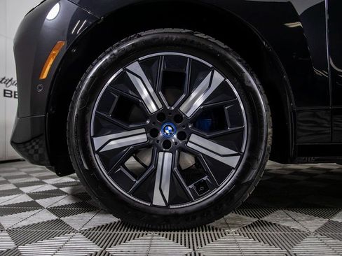 Used 2022 BMW iX xDrive50 w/ Premium Package image 37