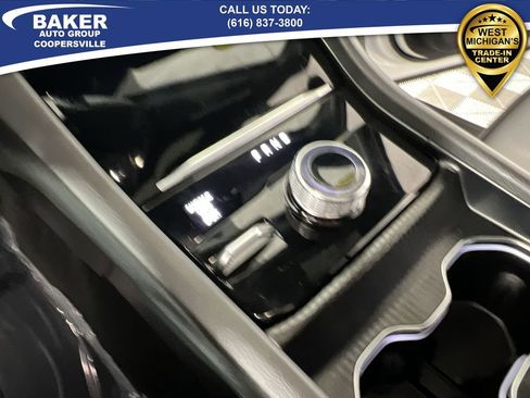 Used 2024 Jeep Grand Cherokee Limited w/ Black Appearance Package image 17