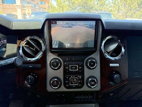 Used 2016 Ford F250 Lariat w/ Lariat Ultimate Package AWD/4WD image 33