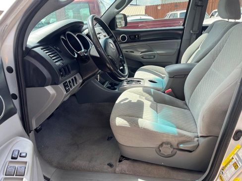 Used 2011 Toyota Tacoma PreRunner w/ SR5 Pkg #2 RWD image 7