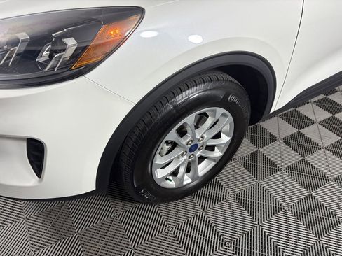 Certified 2022 Ford Escape SE image 11