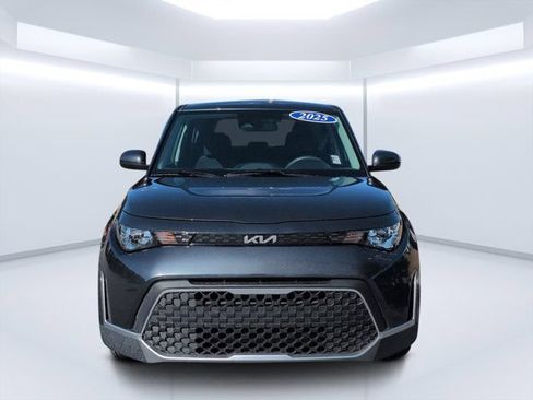 Used 2025 Kia Soul LX w/ LX Technology Package FWD image 8