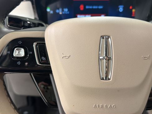 Used 2024 Lincoln Corsair FWD image 13