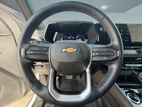 Used 2024 Chevrolet Colorado LT w/ LT Convenience Package II AWD/4WD image 16