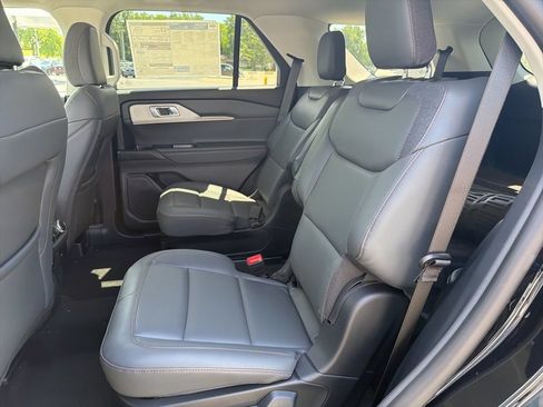 New 2026 Ford Explorer Active w/ Active Comfort Package AWD/4WD image 11
