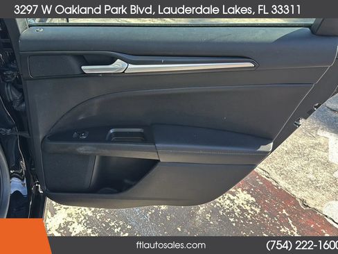 Used 2017 Ford Fusion Titanium image 24