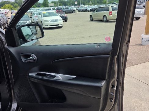 Used 2016 Dodge Journey SE image 16