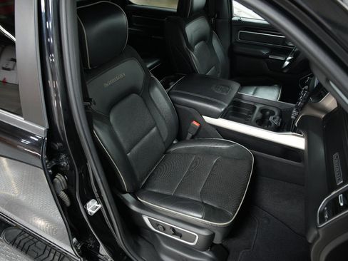 Used 2019 RAM 1500 Laramie w/ Sport Appearance Package image 15