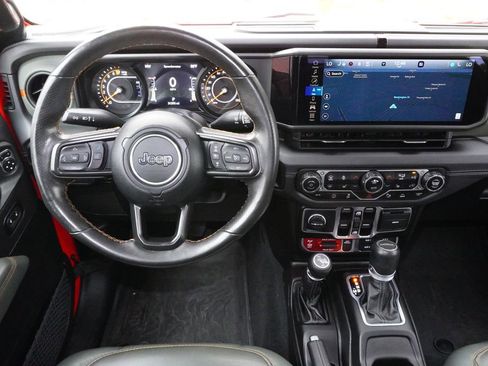 Used 2024 Jeep Gladiator Mojave AWD/4WD image 21