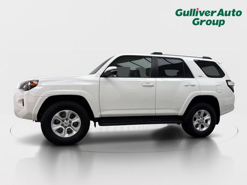 Used 2022 Toyota 4Runner SR5 Premium AWD/4WD image 2