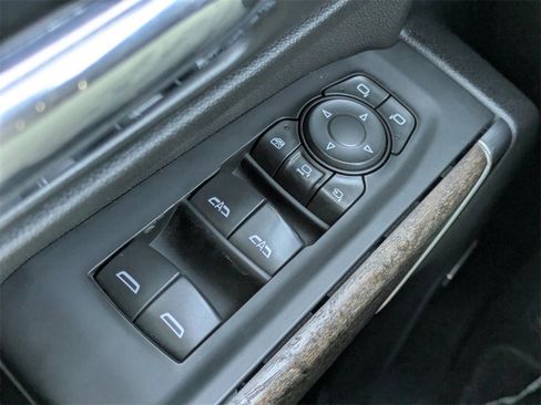 Used 2023 GMC Sierra 3500 Denali image 25