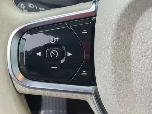 Used 2024 Volvo S60 B5 Plus image 22