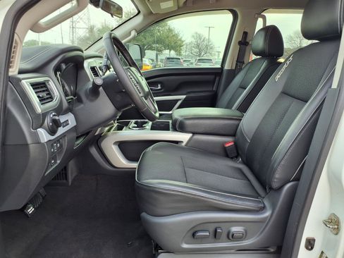 Used 2018 Nissan Titan PRO-4X w/ Pro-4x Utility Package image 18