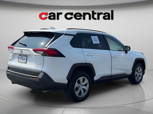 Used 2020 Toyota RAV4 LE w/ Carpet Mat Package AWD/4WD image 5