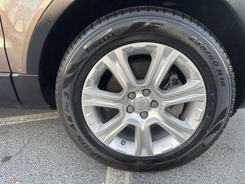 Used 2018 Land Rover Range Rover Evoque SE Premium image 8